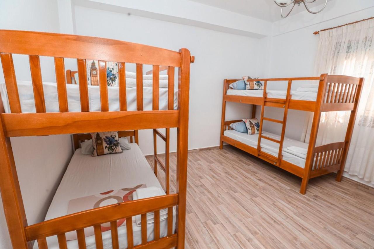 Nana Hostel Vlora Kültér fotó