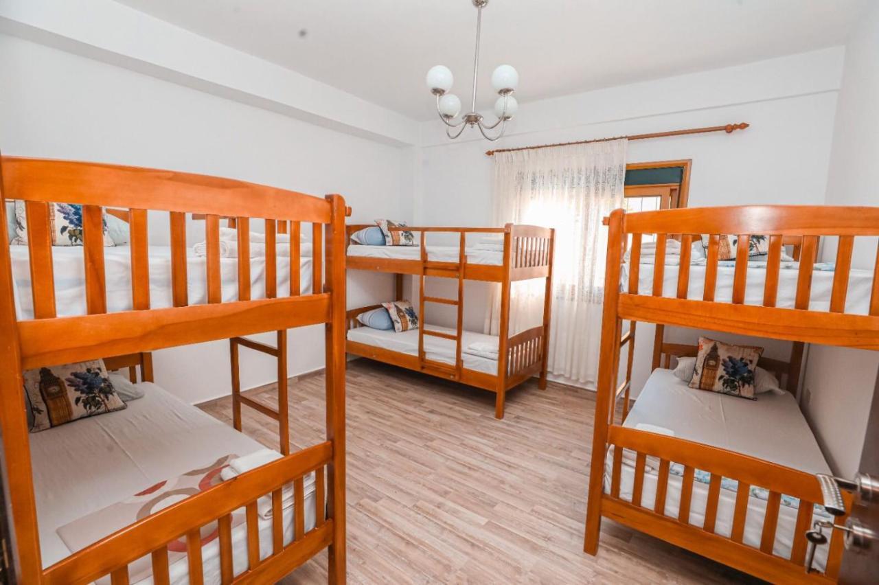 Nana Hostel Vlora Kültér fotó