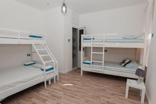 Nana Hostel Vlora Kültér fotó